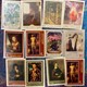 بيع الطوابع البريدية القديمة .